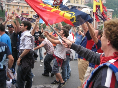 Genoa- and Napolifans celebrate together the return in Serie A