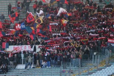 1000 Genoa-fans in Stadio Olimpico supported the team to the first victory in Rome in 49 years