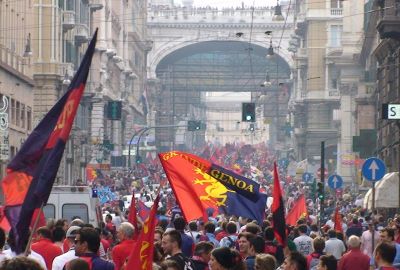 Genoa-fans on the way to Piazza de Ferraris to celebrate