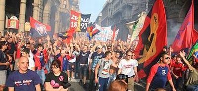 Genoa-fans in the city-centre after reaching Europa-League on 17th may 2009