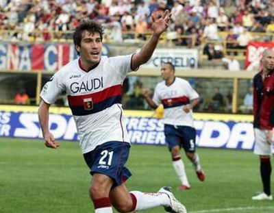 Alberto Zapater celebrates his deciding 1-3 goal in Bologna