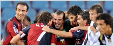 Genoa-players celebrate the goal of Mesto in Udine: 0-1